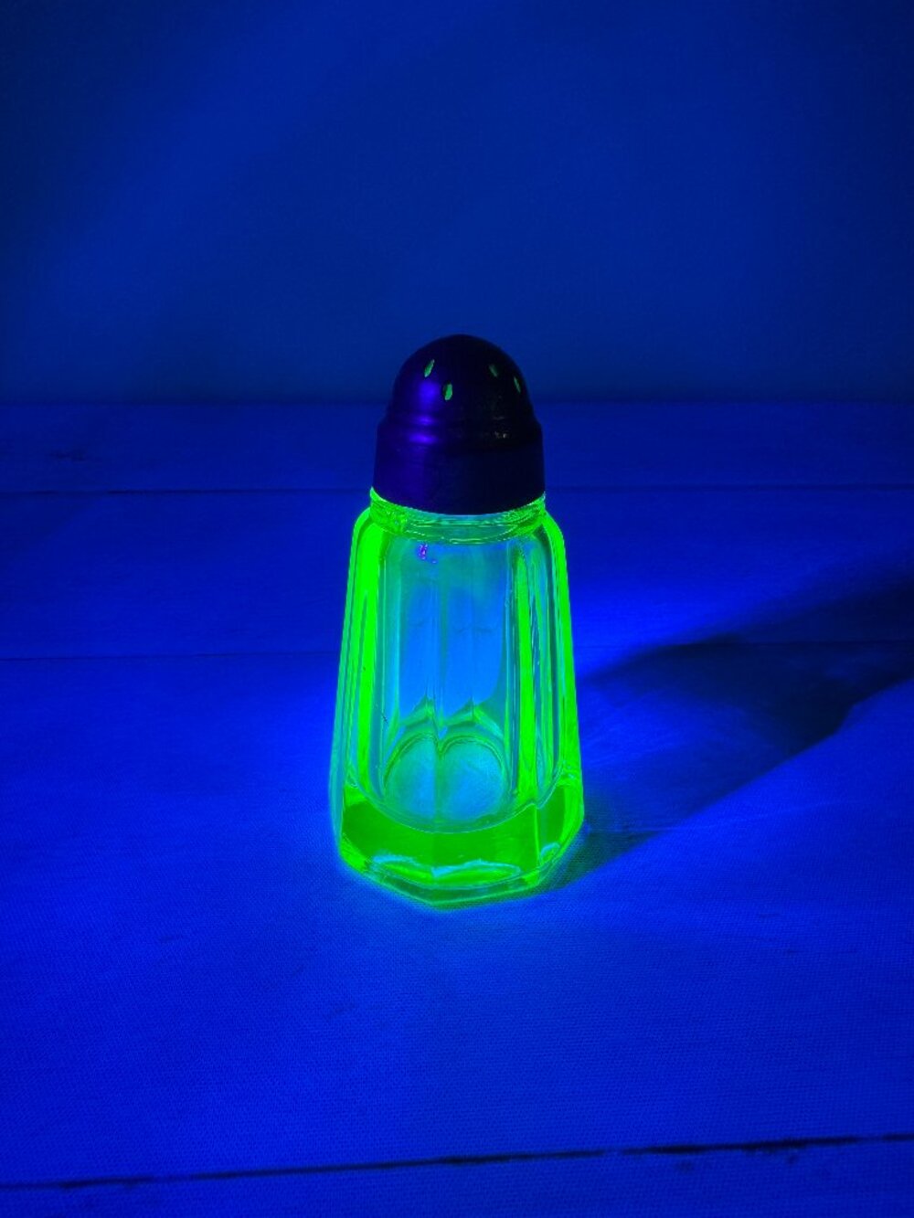 Vintage Uranium Vaseline Glass Salt Shaker Octagonal Green UV Reactive Art Deco